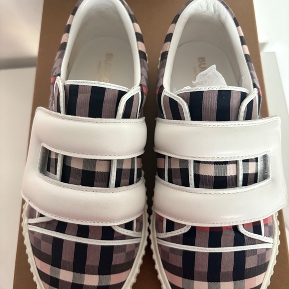 Burberry sneakers with single strap - Picture 4 of 5